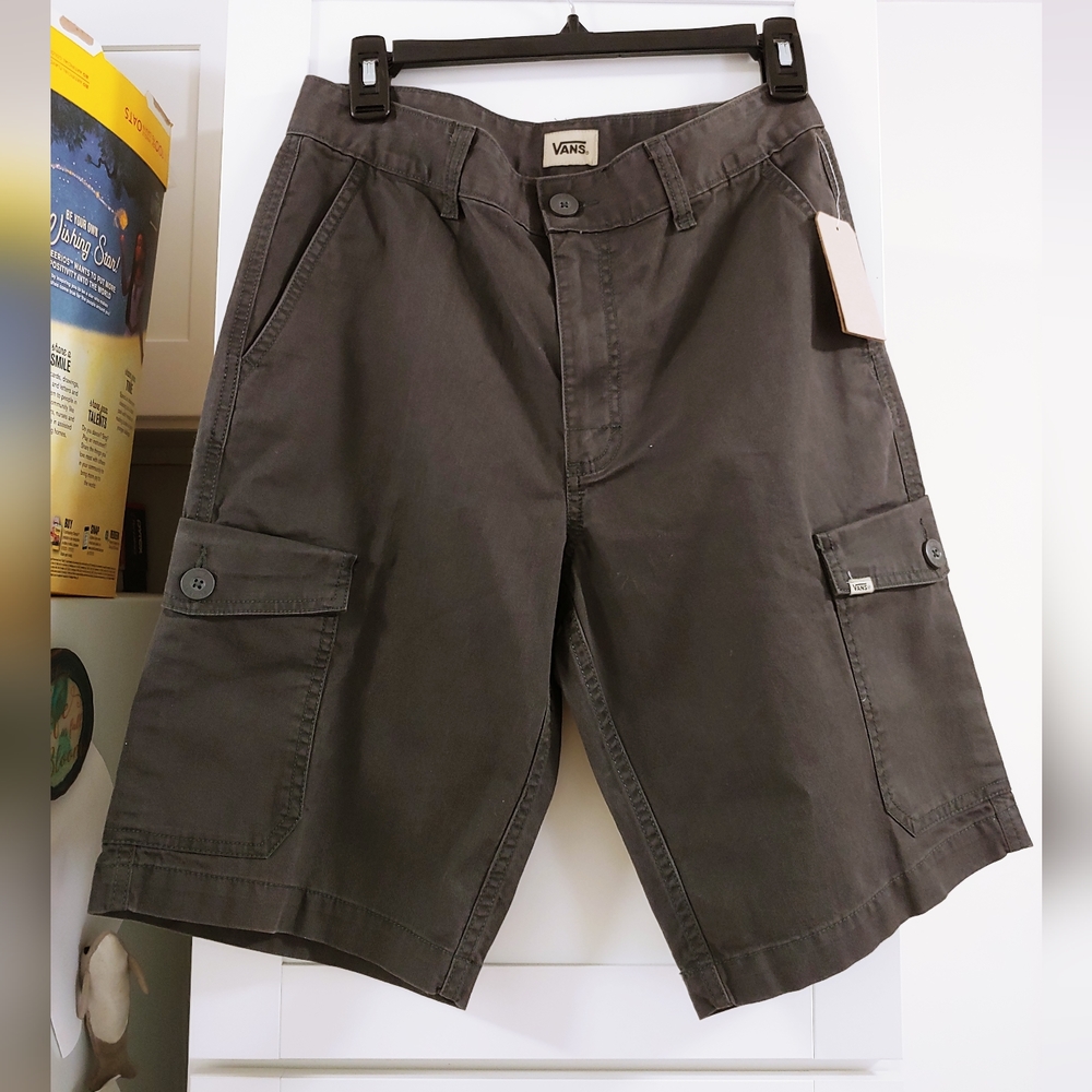 NWT Vans Mens Size 28 Gray Cargo Shorts